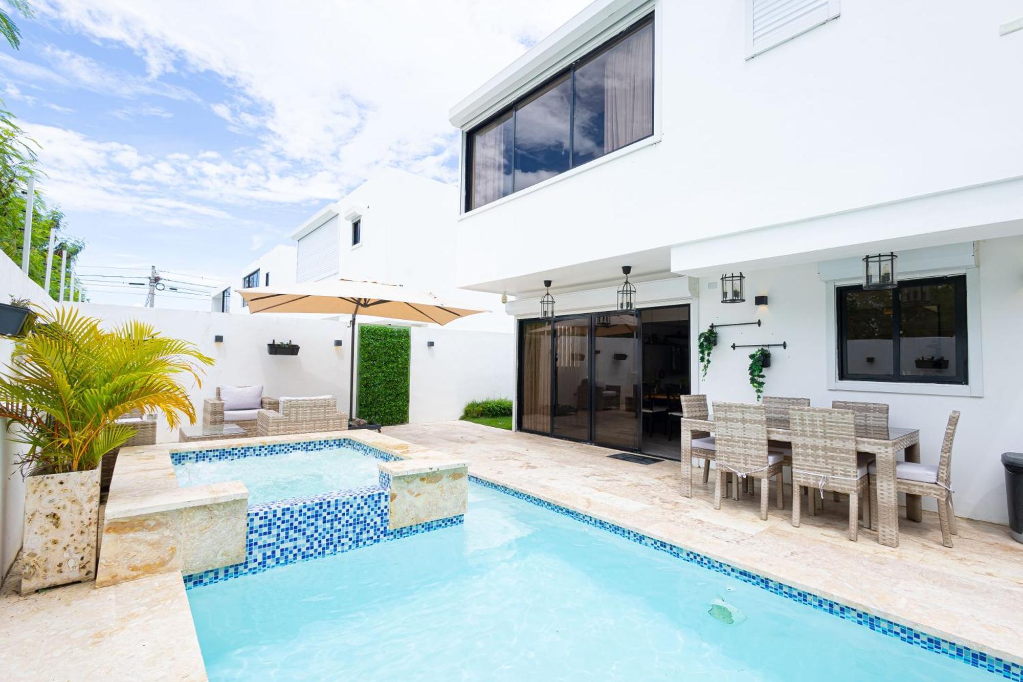 Lujosa Downtown Punta Cana, 3h, 3b C/piscina Pousada